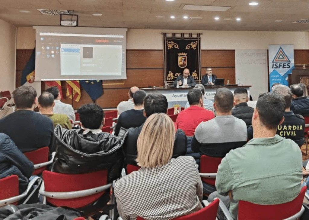 UMT anuncia formación policial y de seguridad exclusiva con descuentos para sus socios gracias al convenio con ISFES