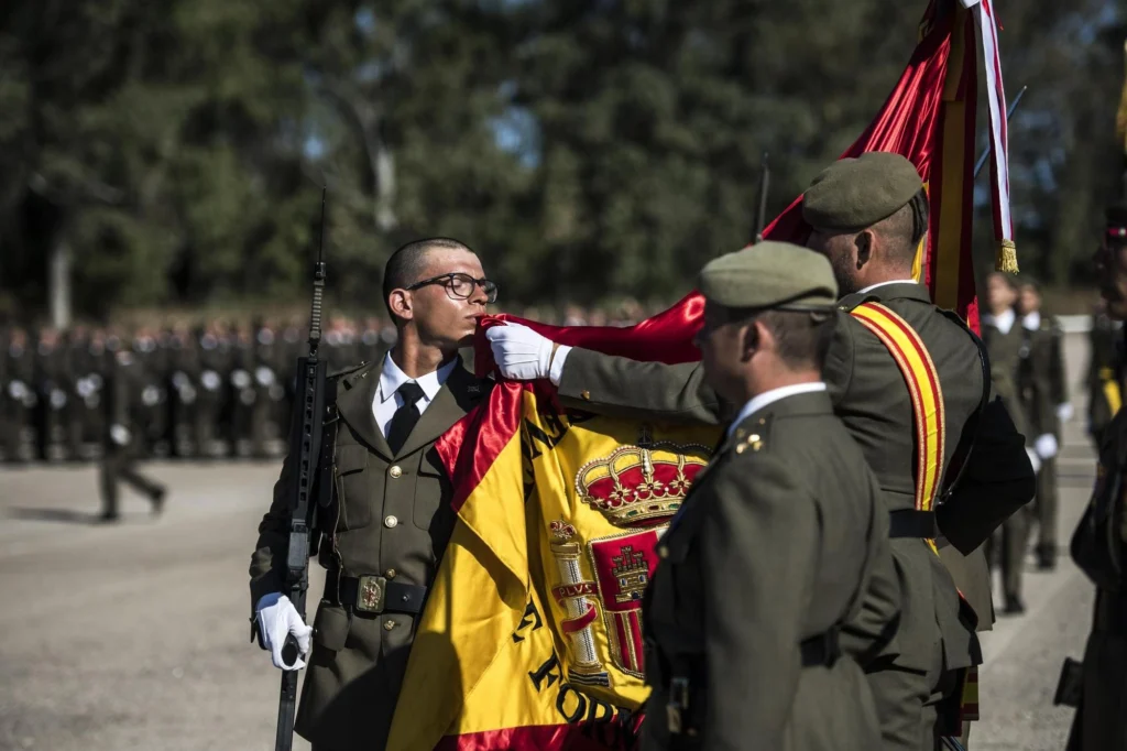 LA UMT DENUNCIA EL “SECUESTRO” EMOCIONAL DE LOS NUEVOS SOLDADOS EN EL CEFOT-1 TRAS LA JURA PRESIDIDA POR S.M. EL REY