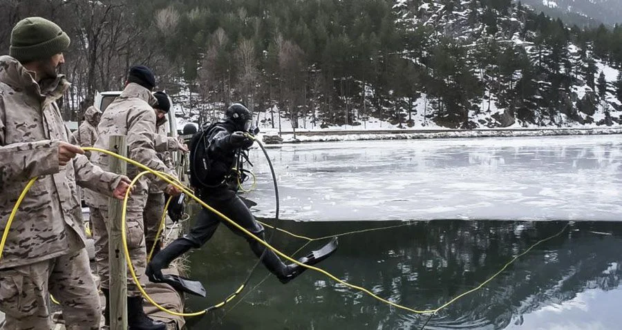 LA UNIÓN DE MILITARES DE TROPA (UMT) DENUNCIA DISCRIMINACIÓN POR EDAD EN LA ARMADA PARA EL ACCESO A CURSOS DE BUCEO Y ESTUDIA ACCIONES LEGALES